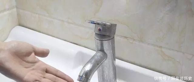 实用|水龙头上套个纸杯，这个用途太聪明了，一年省下几百元，太实用了