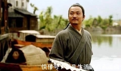 下联@上联:小犬无知,闯入深山窥虎豹!神童对出的下联让举人羞愧不已