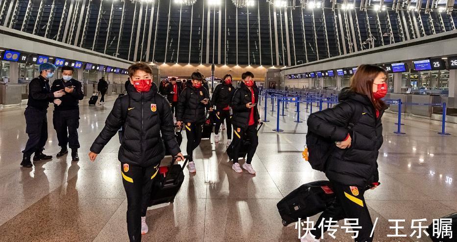集训|小组赛首轮,中国女足VS台北,队长吴海燕爆冷无缘,背后真相曝光