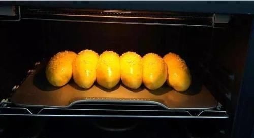 用苹果当馅做的美食，我和孩子尝一口后抢着吃，天天吃也不够