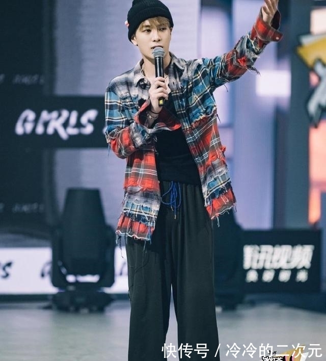 中国有嘻哈|开播播放量1.10亿，热度超过《桃花坞》，这档综艺黑马凭啥这么横