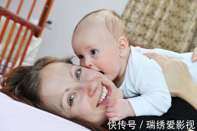 举动|宝宝有5个向妈妈示爱的举动,很讨厌但是真爱,别再粗暴拒绝了