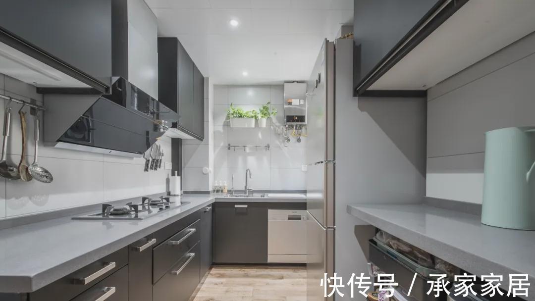 电视背景墙|89平总造价30万，这个家也太会利用角落做小收纳了！