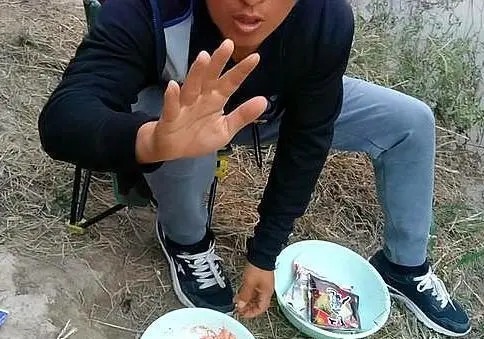 开鲫鱼饵料,不学会“五指打揉法”,饵料状态能好才怪!
