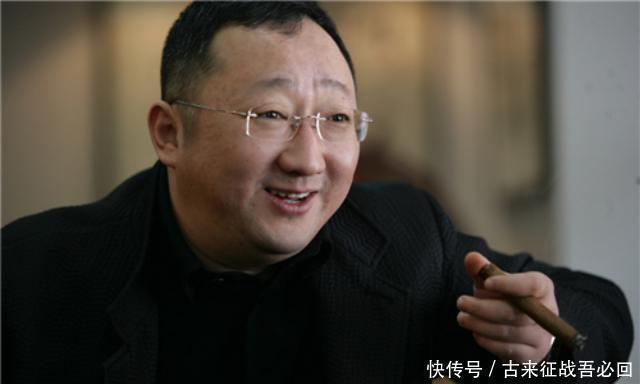 公务员|公务员辞职下海卖鸭，靠电脑配件年赚70亿，生活奢靡，酒只喝拉菲