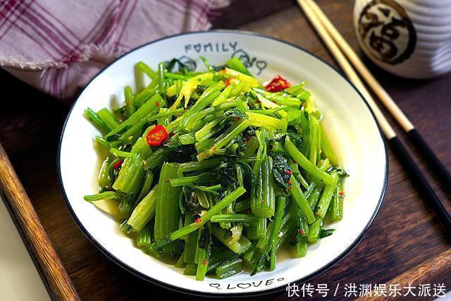 一家三口的精致晚餐，营养全面又美味，网友看到韭菜盒子被馋哭了