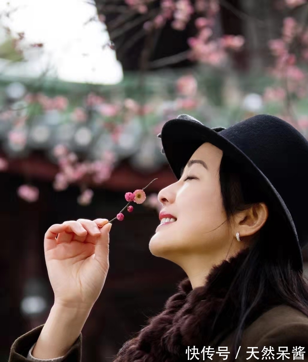 七律$七言格律:已将夙愿酬新月,妙有真空没齿嵌