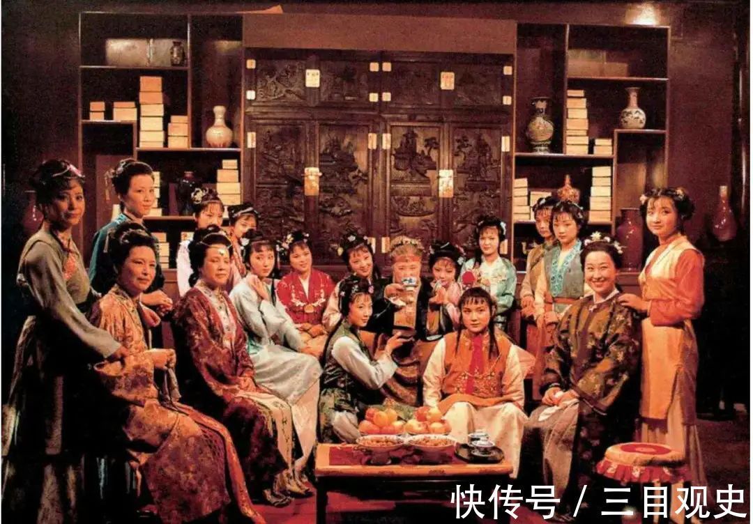 贾宝玉&《红楼梦》:贾宝玉会娶薛宝钗,在第四回就已经出现端倪