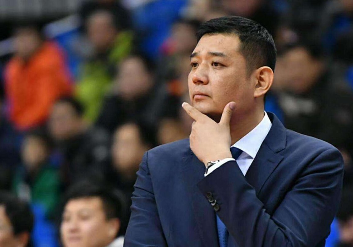 连胜|山东造15分超级大逆转！辽篮冲上联盟第一，宏远连胜恐遭终结