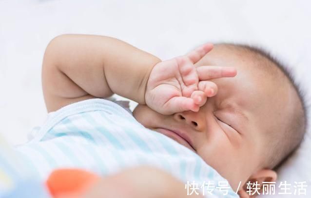 训练|宝宝迟迟不能自主入睡,可能踩了5种“坑”,家长自查掉坑没