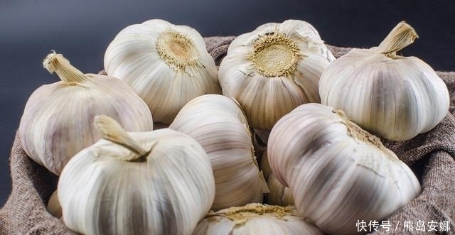 保存|才知道大蒜可以这样保存,不会发芽,不会干瘪,大半年不会坏