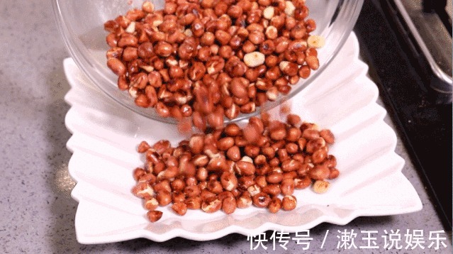 盐花|炸花生米,最忌讳直接下油锅!多加“这2味料”,香脆又不糊