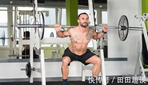 杠铃|深蹲过程中,有2个问题很容易出现,大部分都做错!