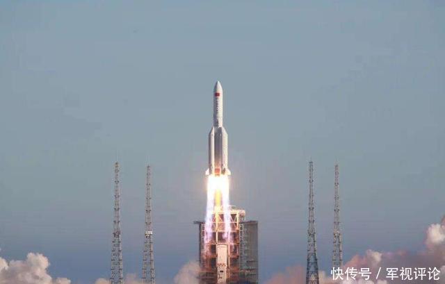 波音飞机高空发射火箭,结果点火不久就发生异常,坠落于北太平洋