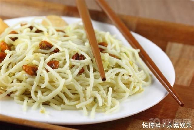 甲醛|因孩子爱吃的食物,一家四口接连患上白血病,甲醛竟超标400倍