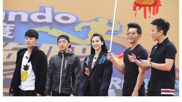 邓超宣布不再录《五哈》,再看他退出跑男团的回应,差距一目了然