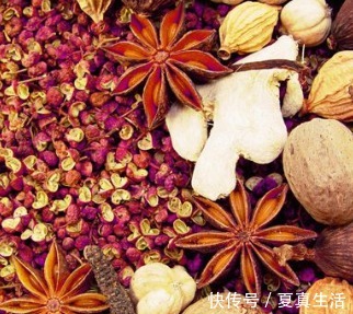 炖羊肉时,最忌加“2香2酸”,大厨只加这4样,羊肉软烂无膻味