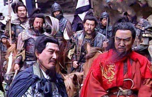 华容道|曹操如果不向关羽求饶，他在华容道能杀出重围吗？诸葛亮：肯定能