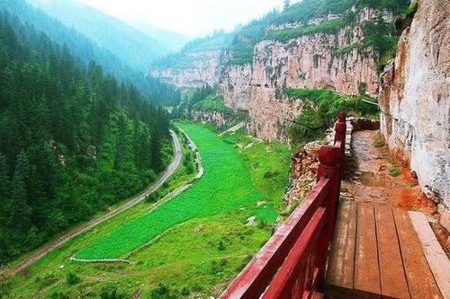 山西又一名山走红,被誉为“北方香格里拉”,风景壮美不输黄山