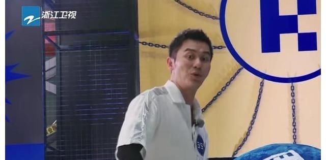 黄旭熙轻轻一推暴露了游戏BUG，这样的挑战真的有难度吗？