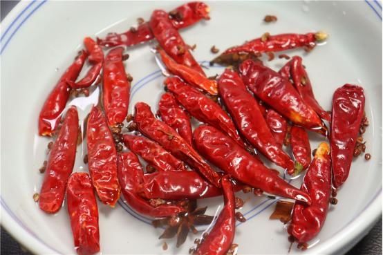 表皮|奶奶吃了50年的腌生姜秘制方法，传男不传女，存放越久越好吃