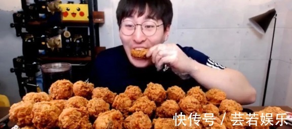 大胃王挑戰(zhàn)60個“雞腿”,咬一口后卻穿幫了,網(wǎng)友吃不起別裝!