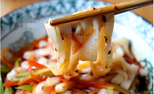 米浆|大米别蒸米饭了,教你一个好吃做法,比凉皮简单,孩子老人都喜欢