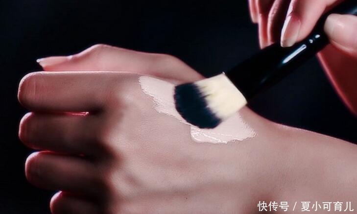 要点|孕期化妆记住「3个要点」:粉底服帖自然,远离卡粉、脱妆显高级