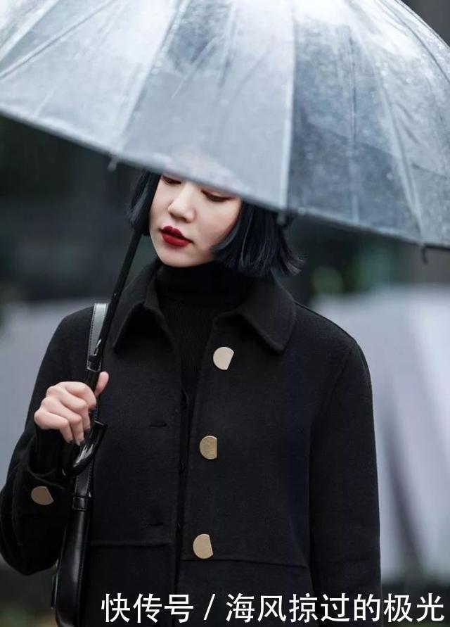 外套|外套穿搭经典的黑色外套,秋冬怎么穿才能气质不沉闷!