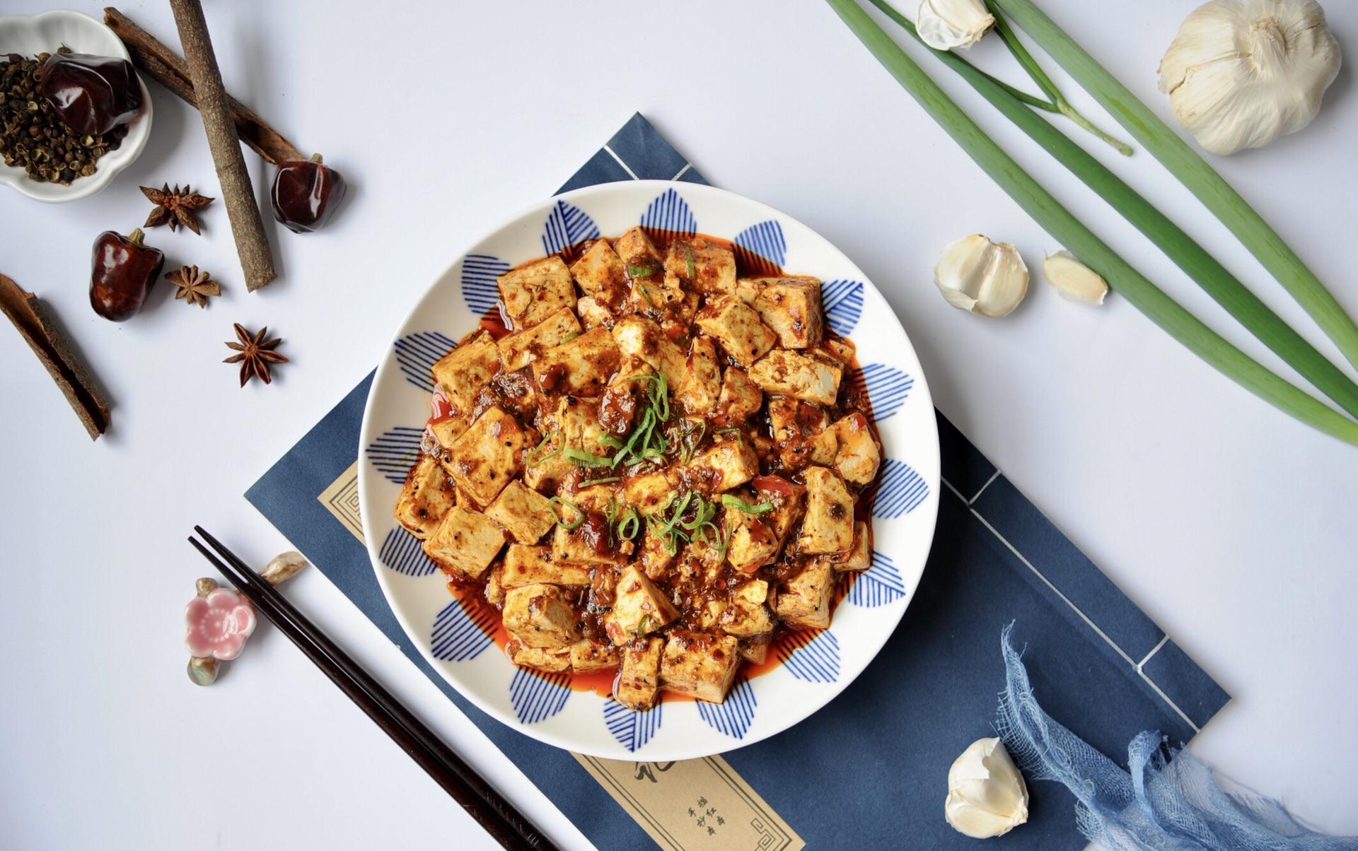 花2块钱买1块豆腐这样做，麻辣鲜嫩，在家也能吃到经典川菜