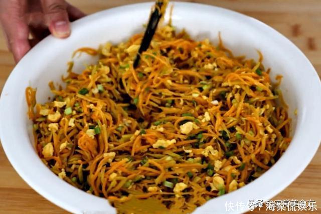 块钱|入秋后,此菜正当季,1块钱一斤,上锅一煎,皮薄馅多,比饺子香