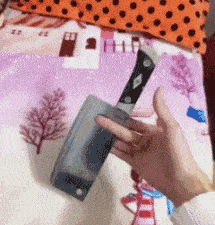 |搞笑GIF:搭讪碰了一鼻子灰之后成精!自己化解了自己的尴尬!