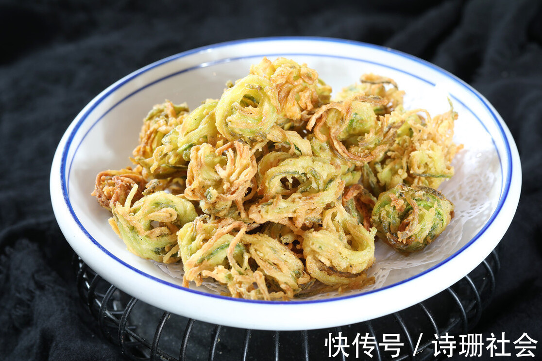 炸丸子|炸萝卜丸子，别再放面粉了，多加这2味料，金黄酥脆，凉了也不硬