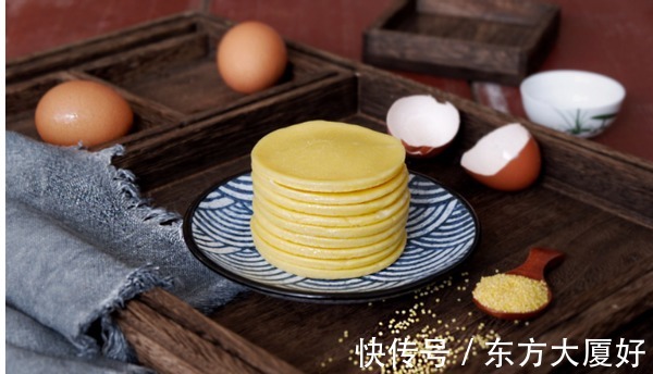 小米别再煮粥了,教你这个新吃法,加1个鸡蛋,好吃解馋