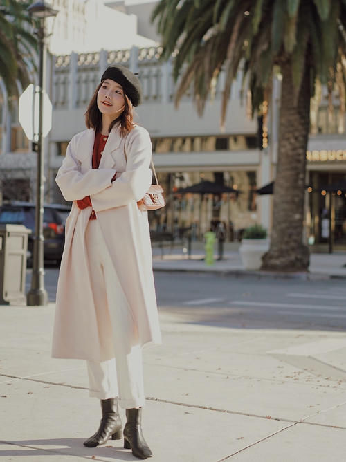 拒绝黑色！早春流行穿这几个颜色的大衣，清新又亮眼，关键很显白