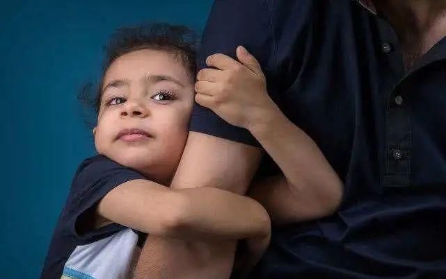 题解|孩子粘人,不愿自己玩?这道题解不了是因为你一开始就想错了!