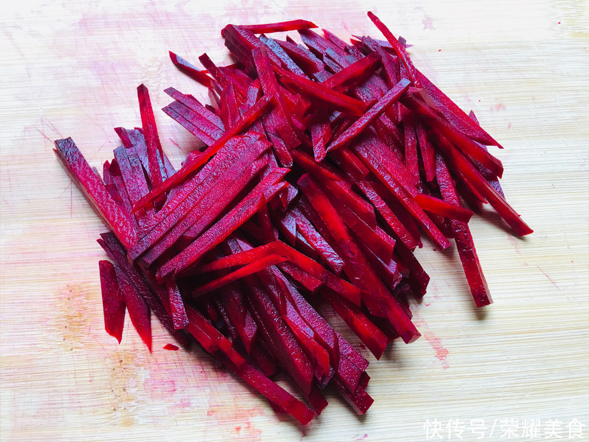 红菜头|盛夏,少吃青瓜多吃它,简单拌一拌,美味又解馋,遇见它别错过了