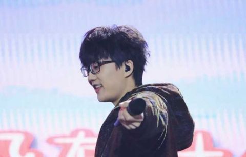 戴佩妮|许嵩、薛之谦同台，联手加盟B站新节目，周深的缺席成为最大遗憾