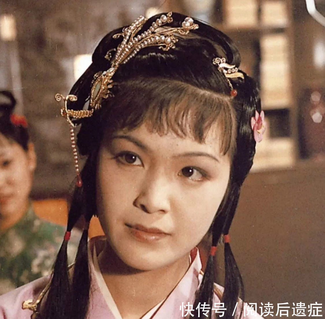 宝玉&司棋尚且知道拉着宝玉求情,迎春为何只会哭?不做任何尝试?