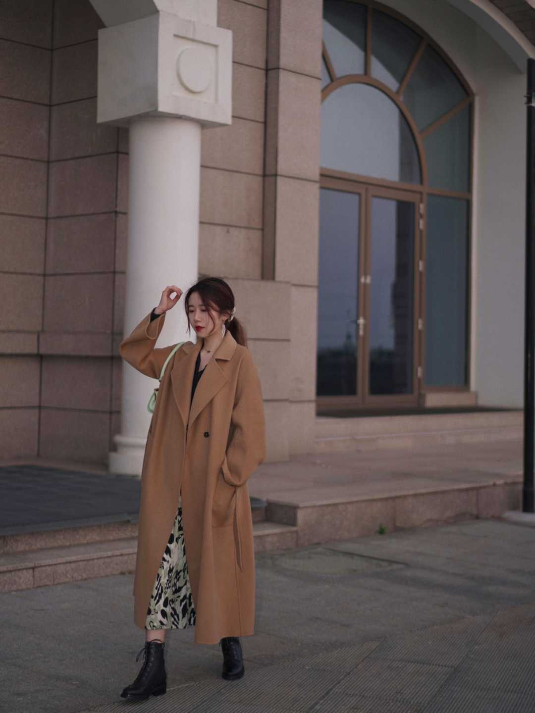 搭配 想要把基础驼色穿出高级感,一定要用它这几种配色,效果超级赞