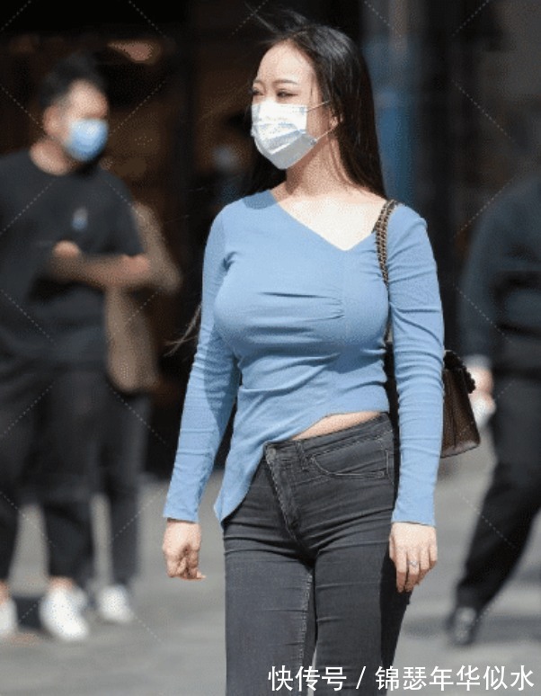 衣角|表姐嫌天热,就把衣角“剪”了一刀,终于凉快了