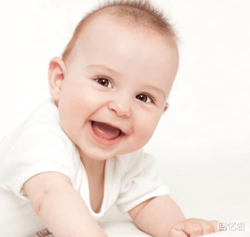 父母|婴儿喜欢睡觉,有很多好处,正确的姿势可以促进儿童的成长,新手父母应该知道