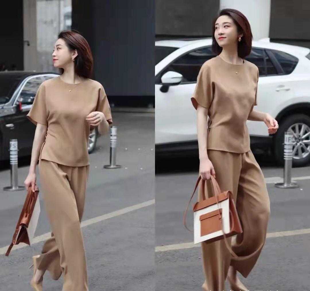 缎面 有气质的女人穿得都很“素”,3种搭配小原则,极简风穿出高级感
