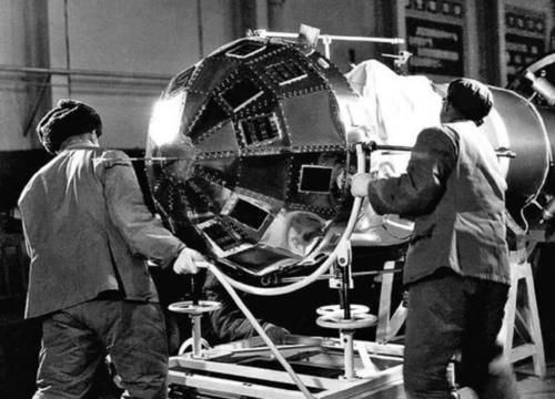 寿命 中国首颗卫星东方红一号,设计寿命仅20天,为何至今仍在飞