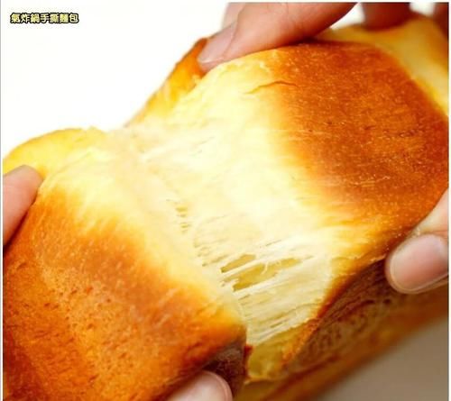  早餐手撕面包的做法，不用加水，不用烤箱，出锅香甜柔软还拉丝