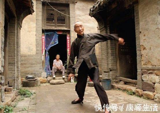 少林寺&身为少林寺方丈的释永信,武功究竟有多高呢有四个人是试金石