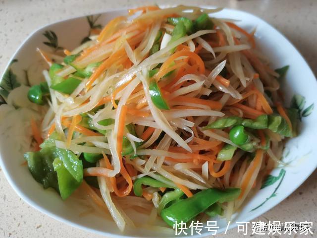 这3种素菜一起炒,原来这么好吃,不放肉也很香,难怪孩子爱吃