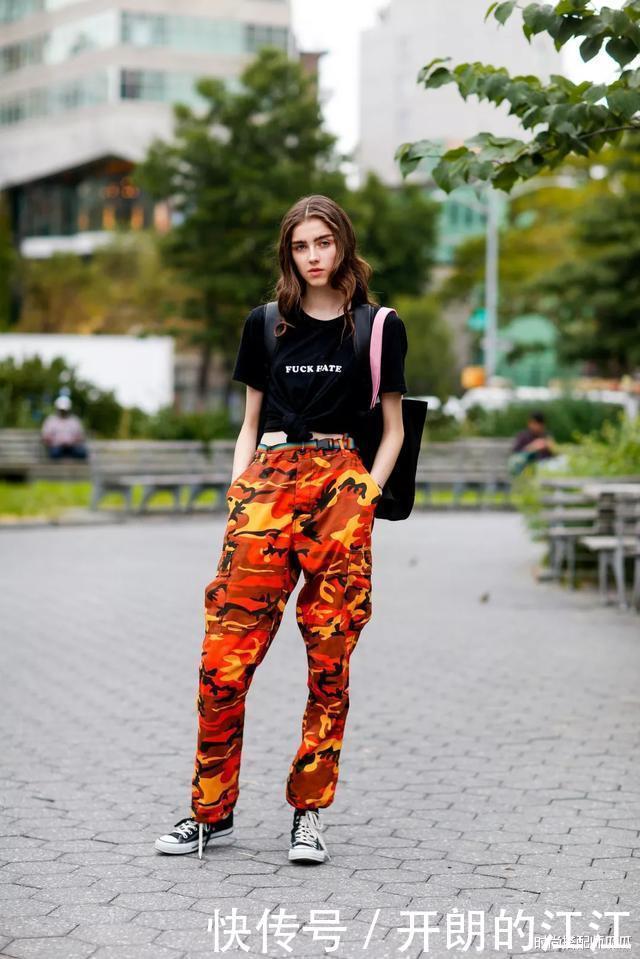 小黑裤已过时，今年流行“灯笼裤”，适合中年女人，确实减龄美