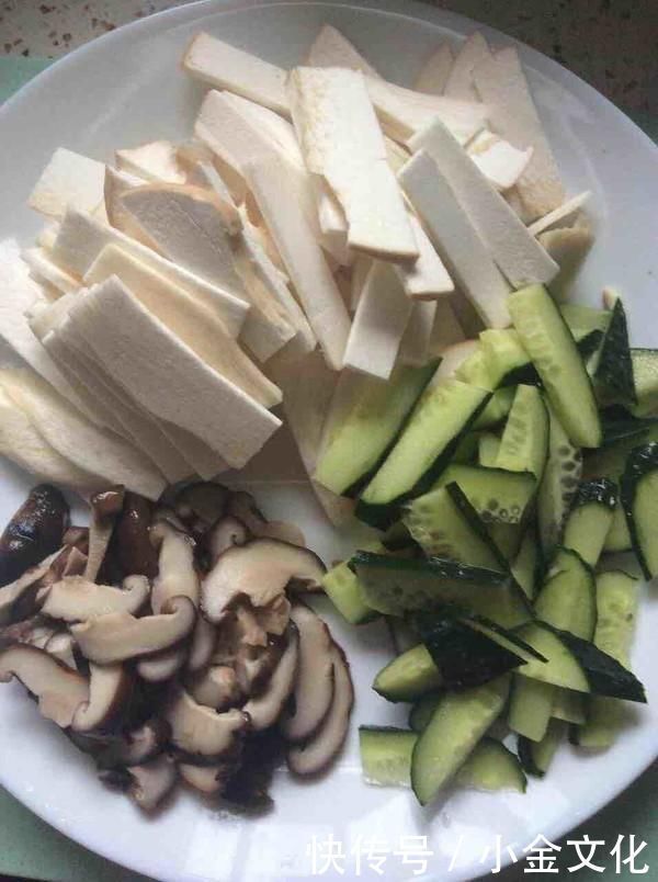 大肚腩|妈妈每周坚持吃“它”，现在50岁都没大肚腩，原来它真能刮油呀