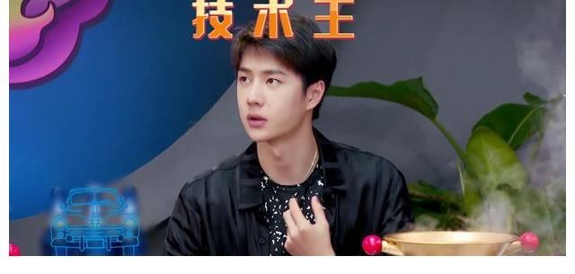 王一博直播和街舞王队长状态大不同：一个惜字如金，一个侃侃而谈